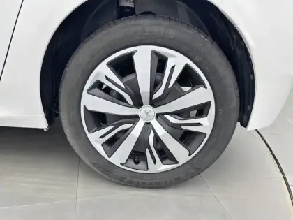 Photo 62 Peugeot 208  PureTech 75 S&S BVM5