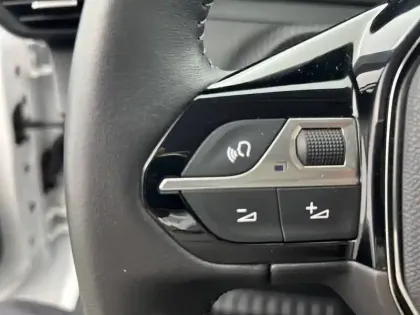 Photo 21 Peugeot 208  PureTech 75 S&S BVM5