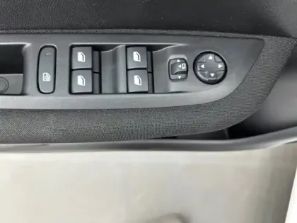 Photo 17 Peugeot 208  PureTech 75 S&S BVM5