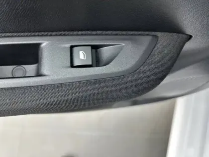 Photo 39 Peugeot 208 Gén. II Ph1 NG Active Pack 5