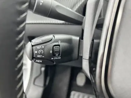 Photo 72 Peugeot 208  PureTech 75 S&S BVM5