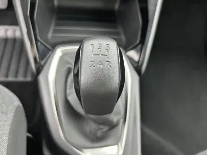 Photo 63 Peugeot 208  PureTech 75 S&S BVM5
