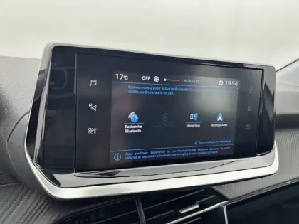 Photo 23 Peugeot 208  PureTech 75 S&S BVM5