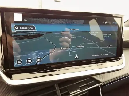 Photo 14 Peugeot 2008  Hybrid 145 e-DCS6