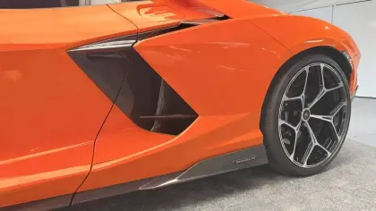 Photo 55 Lamborghini Revuelto  6.5 V12 1015