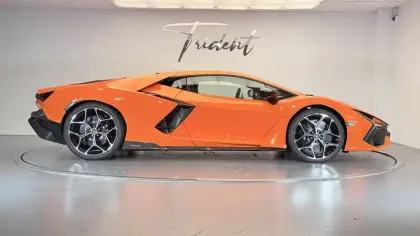 Photo 24 Lamborghini Revuelto  6.5 V12 1015