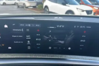 Photo 24 Peugeot 3008  Hybrid 136 e-DCS6