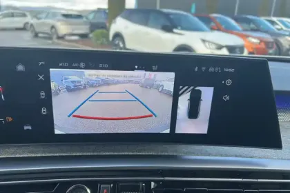 Photo 21 Peugeot 3008  Hybrid 136 e-DCS6