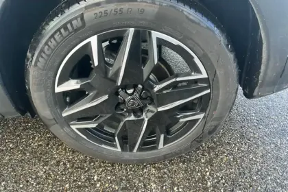 Photo 11 Peugeot 3008  Hybrid 136 e-DCS6