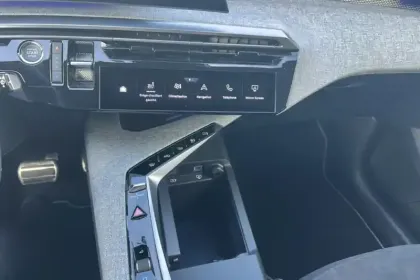 Photo 28 Peugeot 3008  Hybrid 136 e-DCS6