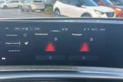 Photo 22 Peugeot 3008  Hybrid 136 e-DCS6