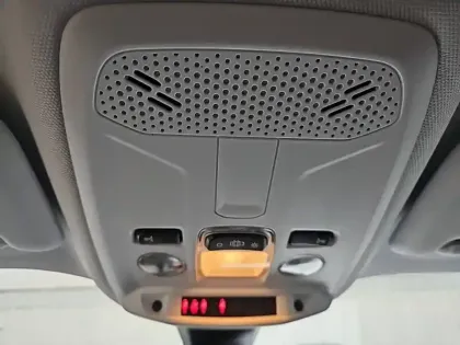 Photo 17 Peugeot 2008  PureTech 100 S&S BVM6