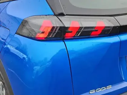 Photo 16 Peugeot 2008  PureTech 100 S&S BVM6