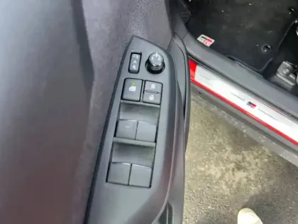 Photo 97 Toyota Yaris  Cross Hybride 116h 2WD