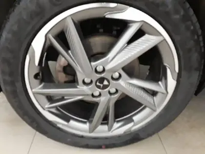 Photo 12 DS Ds 7 DS7 Crossback PureTech 180 EAT8