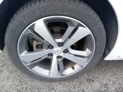 Photo 33 Peugeot 308 Gén. II Ph2 GT Line 5