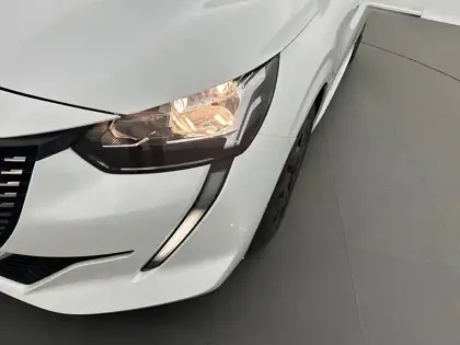 Photo 41 Peugeot 208  PureTech 75 S&S BVM5