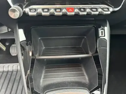 Photo 49 Peugeot 208  PureTech 75 S&S BVM5