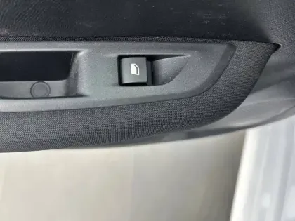 Photo 66 Peugeot 208  PureTech 75 S&S BVM5