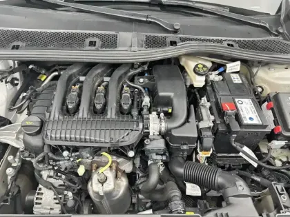 Photo 51 Peugeot 208  PureTech 75 S&S BVM5