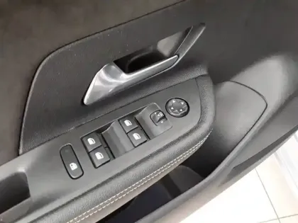 Photo 24 Opel Mokka  Electrique 136 ch & Batterie 50 kWh