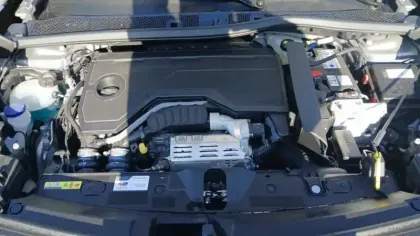 Photo 15 Peugeot 2008  Hybrid 145 e-DCS6