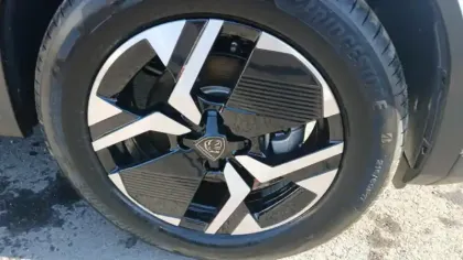 Photo 13 Peugeot 2008  Hybrid 145 e-DCS6