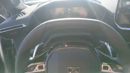 Photo 17 Peugeot 2008  Hybrid 145 e-DCS6