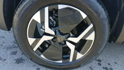 Photo 14 Peugeot 2008  Hybrid 145 e-DCS6