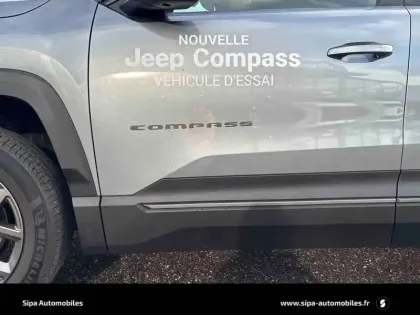 Photo 89 Jeep Compass  1.2 Turbo T3 145 ch BVR6 e-Hybrid 4x2
