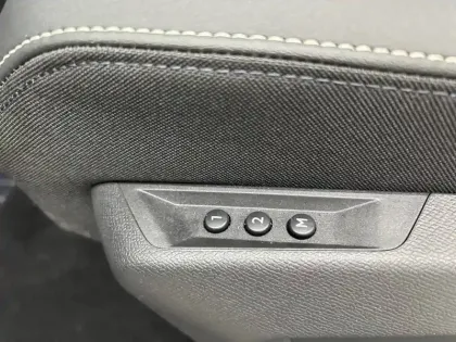 Photo 23 Peugeot 3008  Hybrid 145 e-DCS6