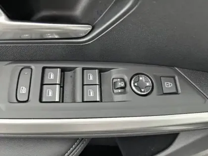 Photo 24 Peugeot 3008  Hybrid 145 e-DCS6