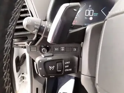Photo 89 DS DS 7 DS7 Crossback Hybride E-Tense 300 EAT8 4x4