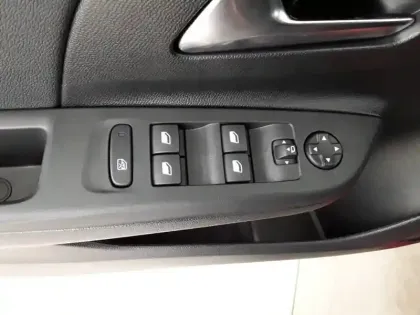 Photo 20 Opel Corsa  Electrique 136 ch & Batterie 50 kWh