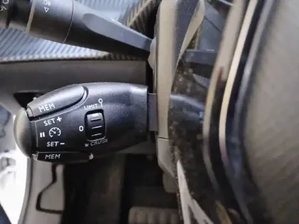 Photo 26 Peugeot 208  Electrique 50 kWh 136ch