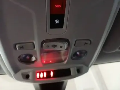 Photo 25 Peugeot 208  Electrique 50 kWh 136ch