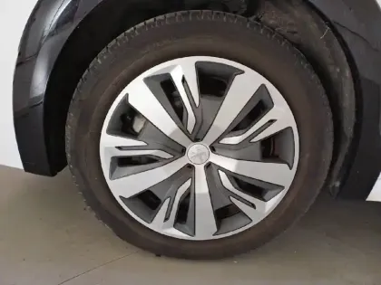 Photo 12 Peugeot 208  Electrique 50 kWh 136ch