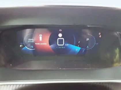 Photo 77 Peugeot 2008  BlueHDi 130 S&S EAT8