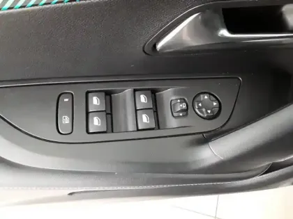 Photo 41 Peugeot 2008 Gén. II Ph1 NG Allure Pack 5