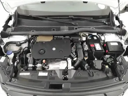 Photo 67 Peugeot 2008  BlueHDi 130 S&S EAT8