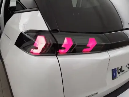 Photo 36 Peugeot 2008 Gén. II Ph1 NG Allure Pack 5