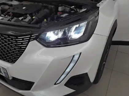 Photo 59 Peugeot 2008  BlueHDi 130 S&S EAT8