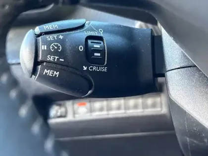 Photo 18 Peugeot 2008 Gén. II Ph1 NG Allure Pack 5