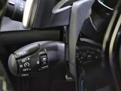 Photo 57 Peugeot 2008  Hybrid 145 e-DCS6