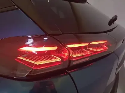 Photo 78 Peugeot 2008  Hybrid 145 e-DCS6