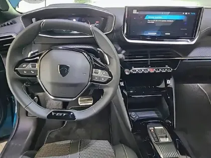 Photo 69 Peugeot 2008  Hybrid 145 e-DCS6