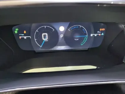 Photo 71 Peugeot 2008  Hybrid 145 e-DCS6