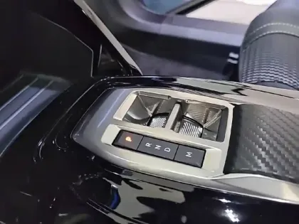 Photo 44 Peugeot 2008  Hybrid 145 e-DCS6