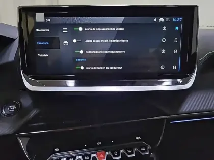 Photo 53 Peugeot 2008  Hybrid 145 e-DCS6