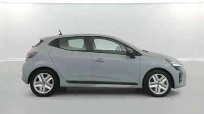 Photo 6 Renault Clio  E-Tech full hybrid 145 ch GSR2
